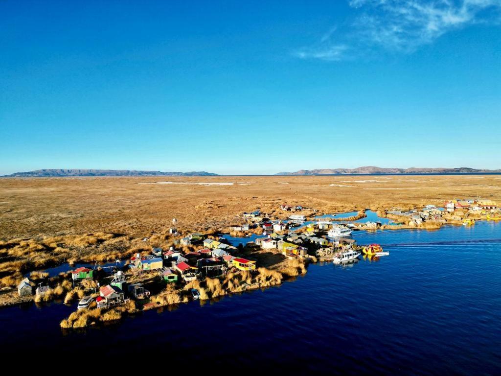 Urosfood & Titiqaqa Lodge Exterior foto